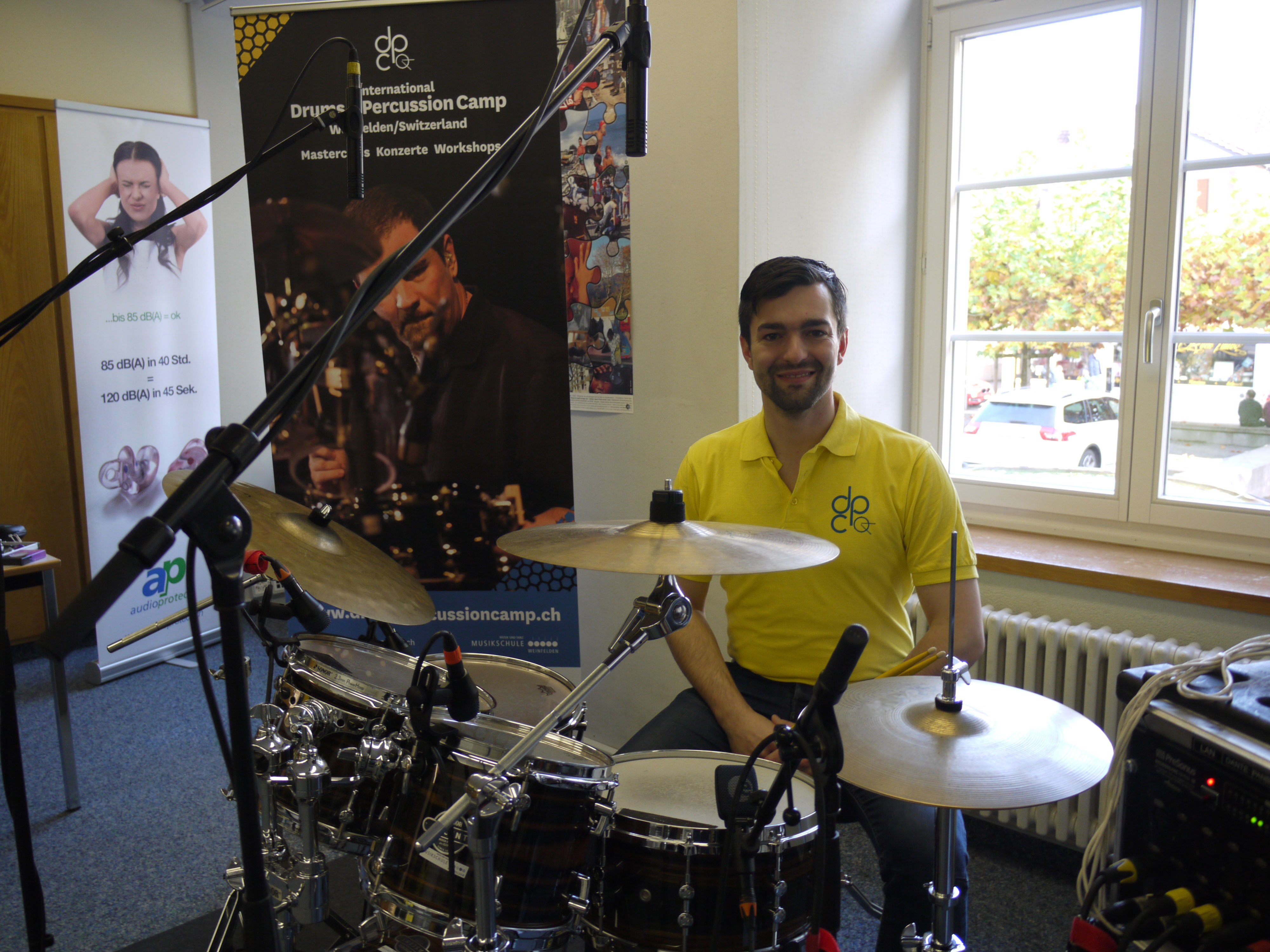 Mittendrin statt nur dabei: Cheforganisator Samuel Forster beim International Drums & Percussion Camp in Weinfelden