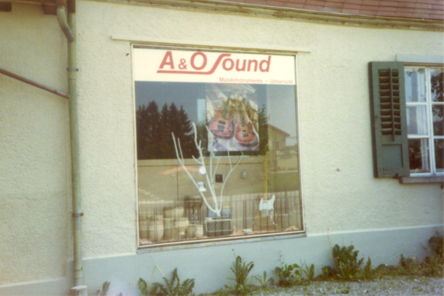 Bescheidene Anfänge des Musikhaus A&O in Felben 1983.