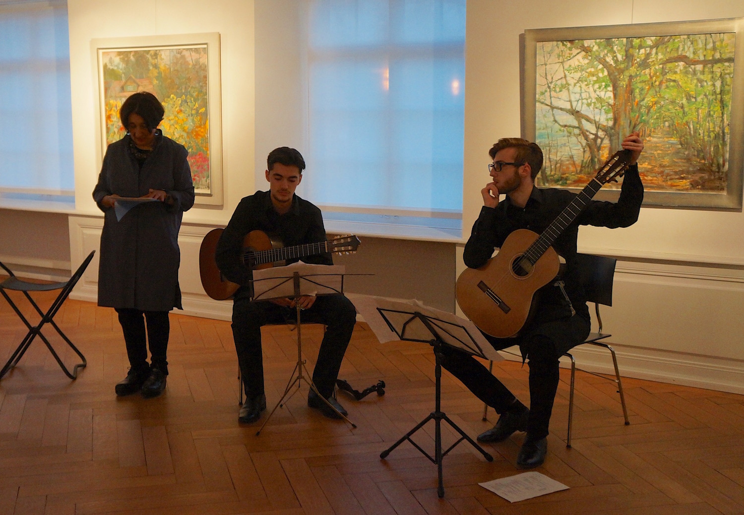 Blaue Stunde im Museum Rosenegg: Silvia Peters und das Gitarrenduo Atiqui-Divljak widmen sich Ludwig Demarmels. Blaue Stunde im Museum Rosenegg: Silvia Peters und das Gitarrenduo Atiqui-Divljak widmen sich Ludwig Demarmels.