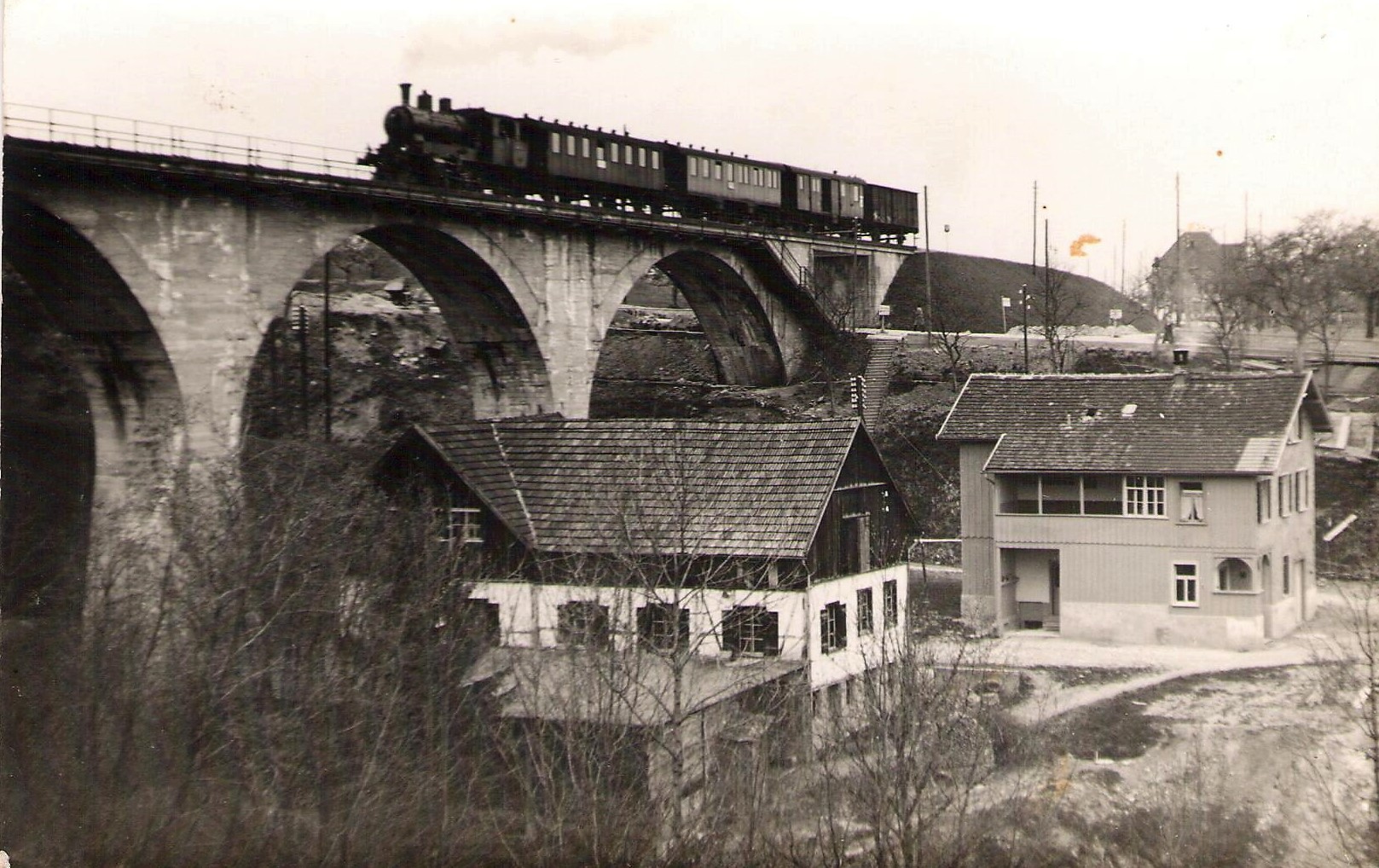 Ein Bild aus dem Jahr 1931: Steinbruchstrasse Blick Richtung Bergstrasse.