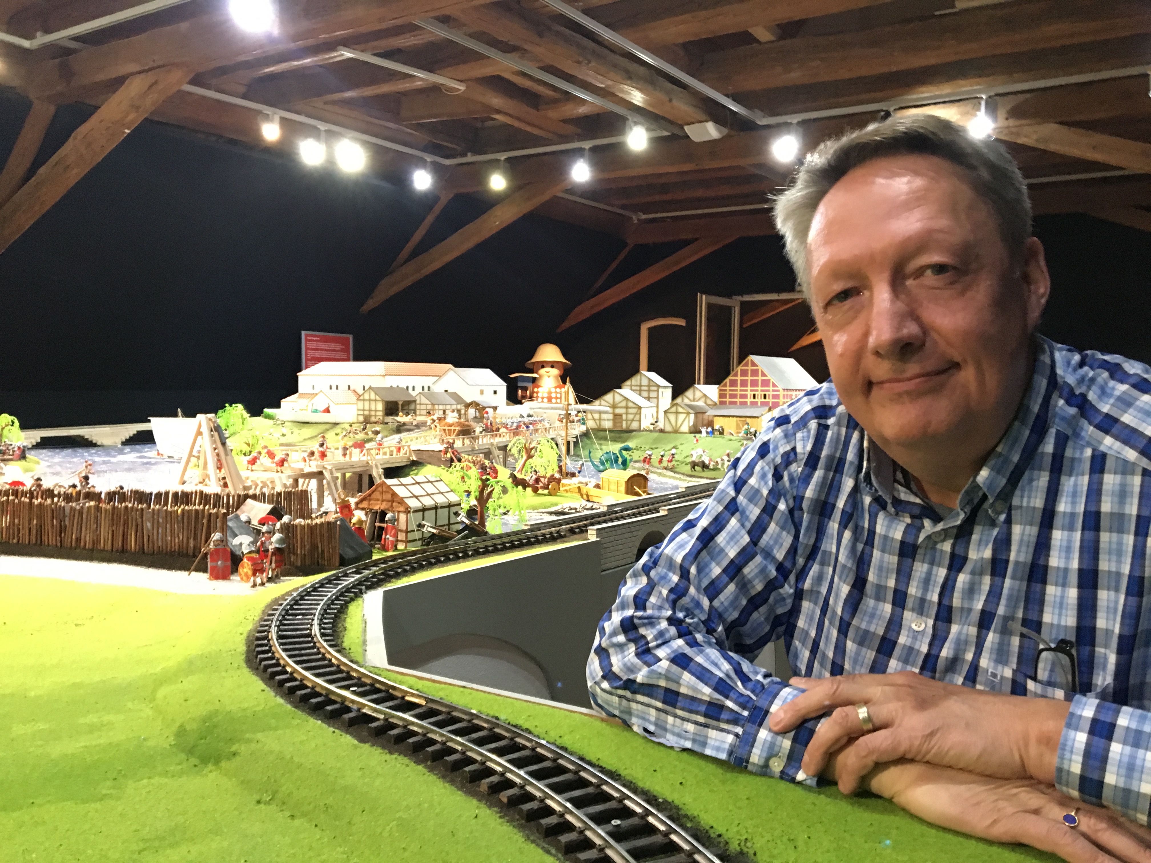 "Die Playmobil-Ausstellungen sind wissenschaftlich exakt, aber auch unterhaltsam": Patrick Rau vom Archäologischen Landesmuseum (ALM) Konstanz