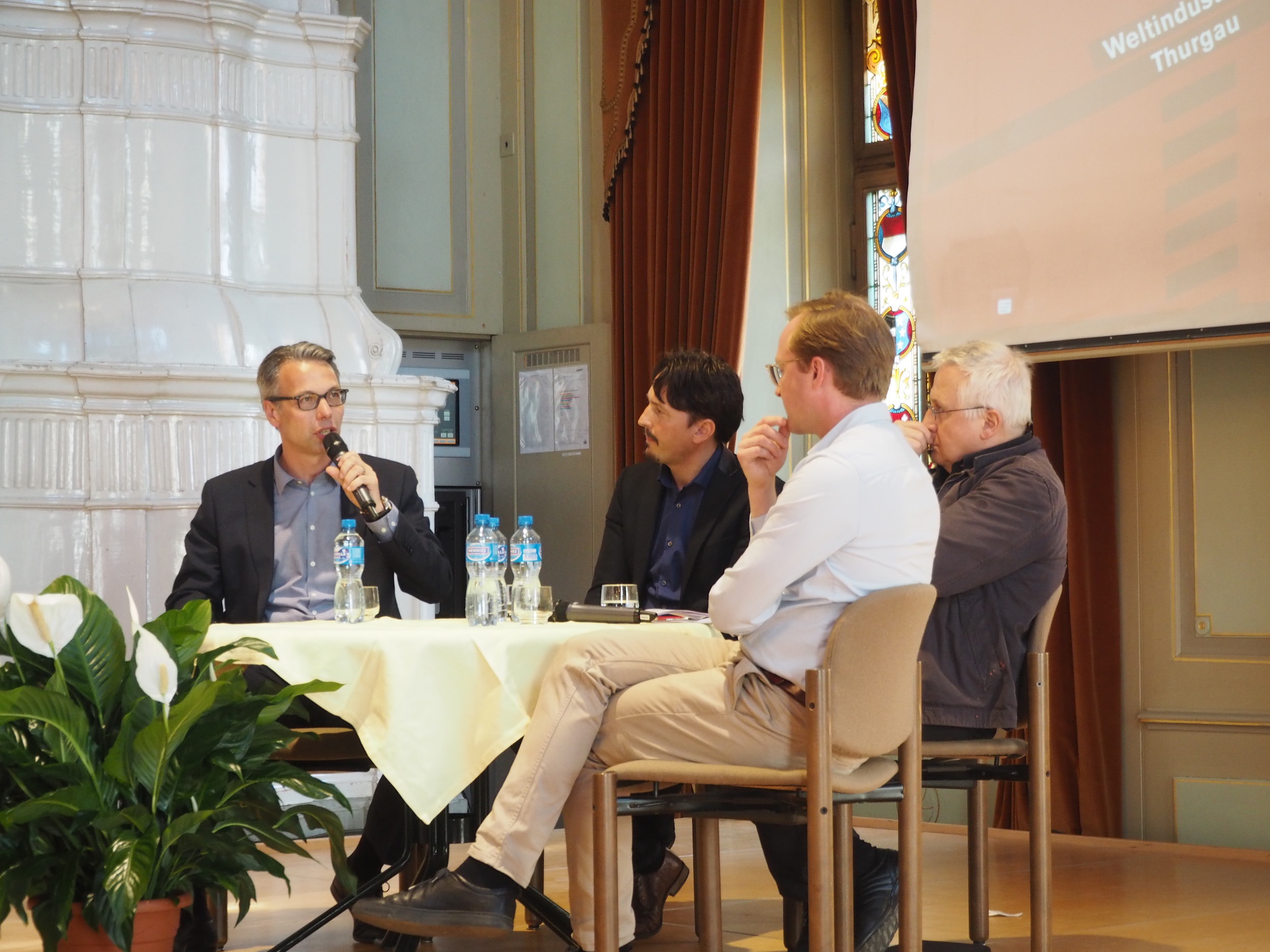 "Wir müssen uns auch die Frage stellen: Was wird aus den Verlierern der Entwicklung?": Daniel Wesner in der Diskussion des Historischen Museums im Rathaus Frauenfeld.