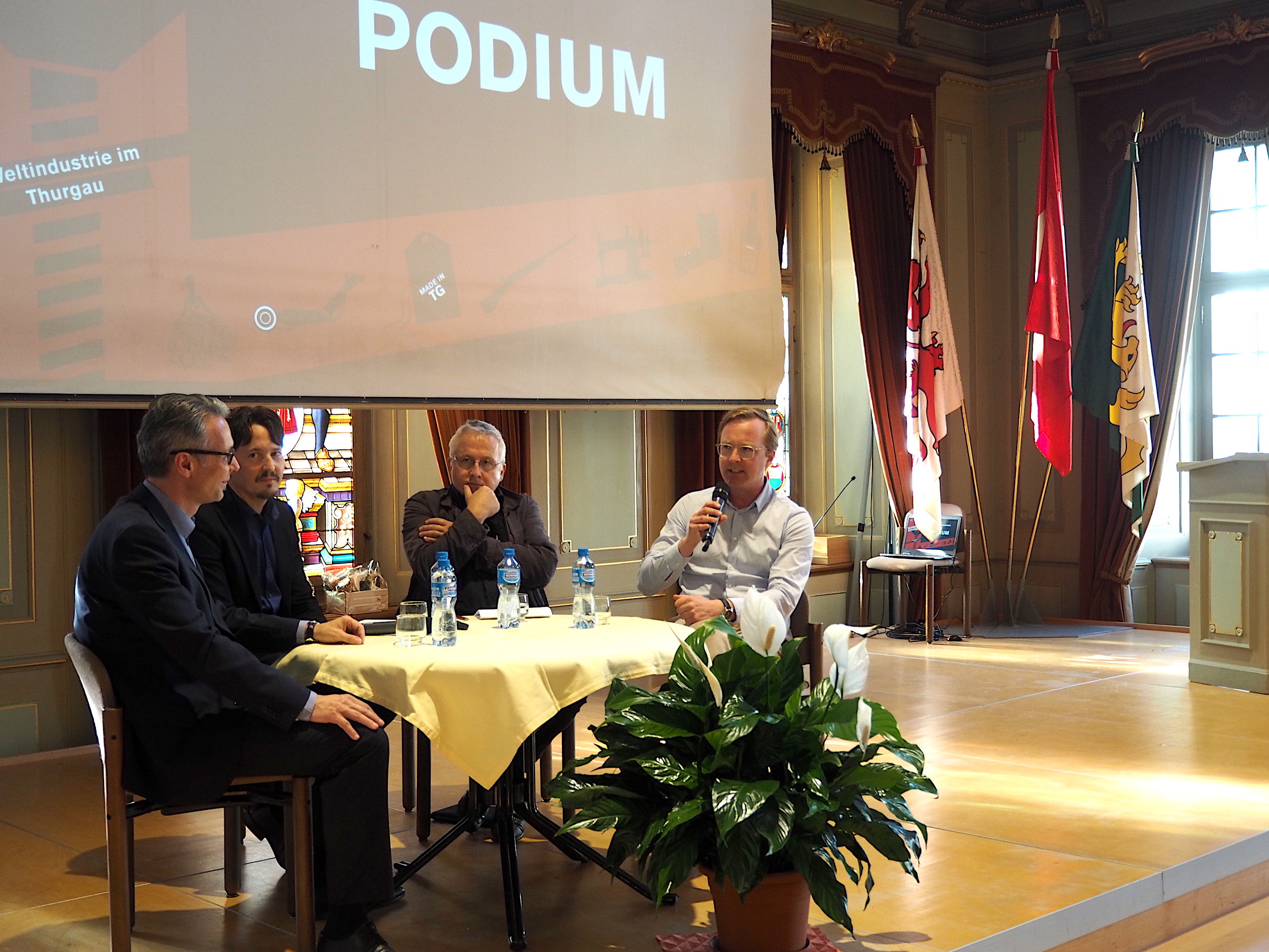 "Ich hoffe, wir alle arbeiten zukünftig weniger": Zukunftsforscher Stefan Pabst auf dem Podium des Historischen Museums.