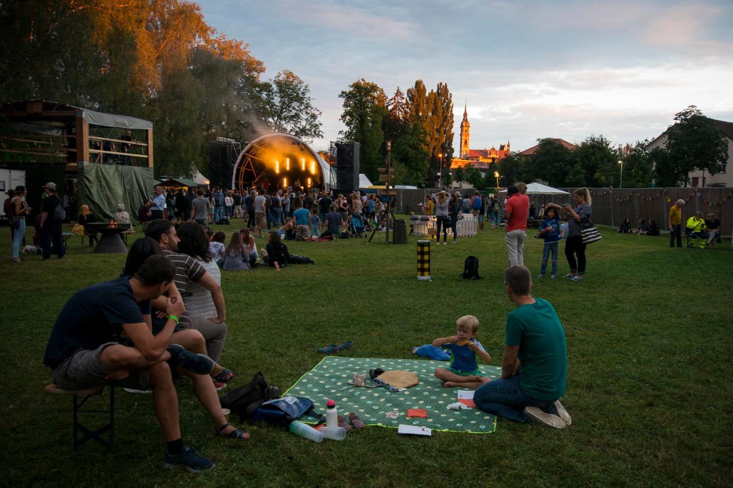 Entspannte Stimmung: Das Festival Out in the Green Garden kehrt in diesem Jahr in den Murg-Auen-Park zurück. Auch dank Geldern aus dem Lotteriefonds kann das Festival stattfinden. Das Bild zeigt eine Szene vom Festival 2016.
