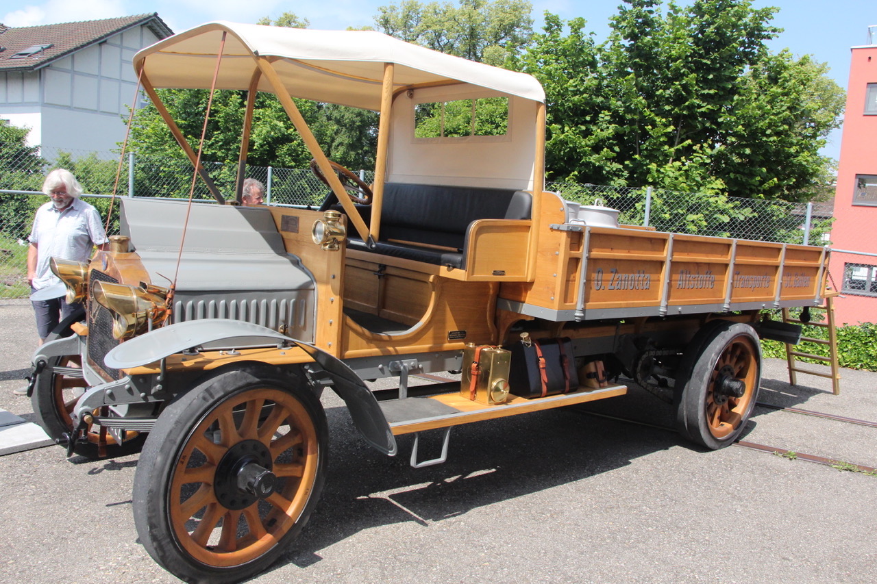 Der heimliche Star der Thurgauer Szene im Theaterprojekt: Ein Saurer-Lastwagen aus dem Jahr 1913.