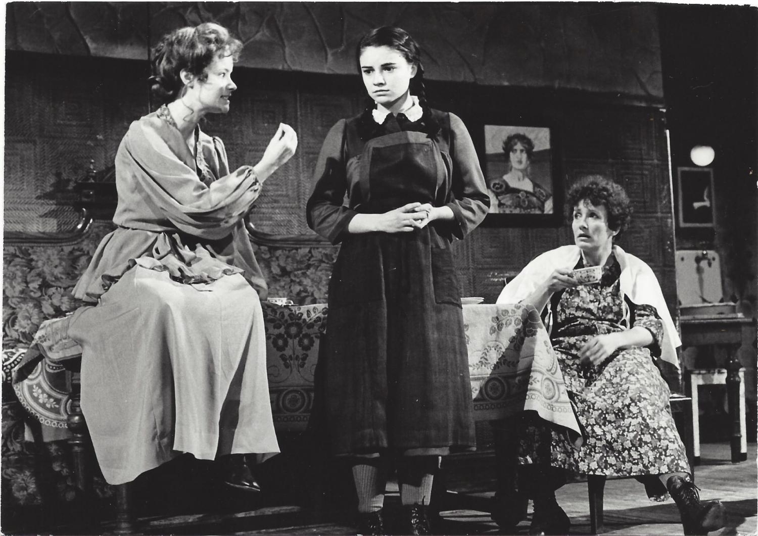 So fing alles an: Astrid Keller als Nettl auf der Bühne des Wiener Burgtheaters in "Tabula Rasa" von Carl Sternheim (1978)