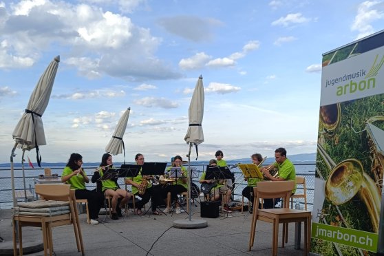 Platzkonzert der Jugendmusik Arbon mit Streetband