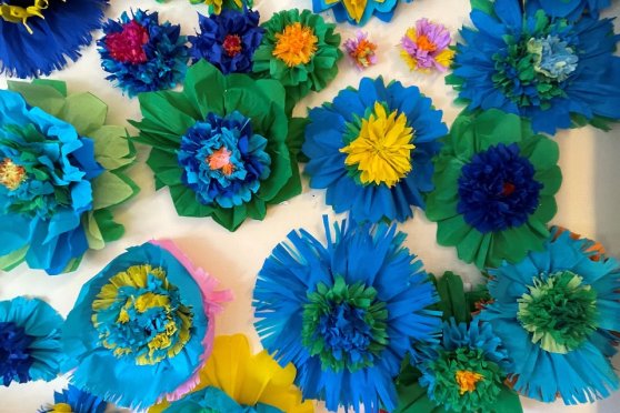 Familiensonntag Kinderknopfundzwirn Kunterbunte Riesenblumen
