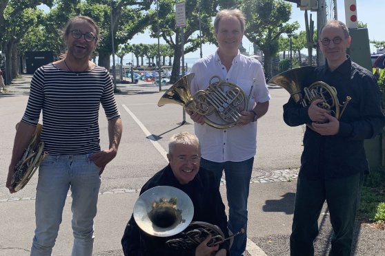 Sommerserenade mit vier Hörnern