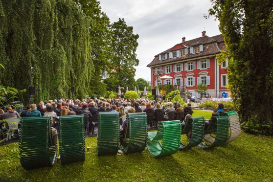 lauschig und persönlich – Zora Del Buono und Tabea Steiner