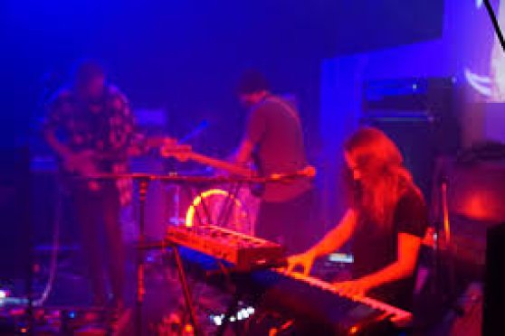 Trois Imaginaires (CH) + we believe in hyperspace (CH)