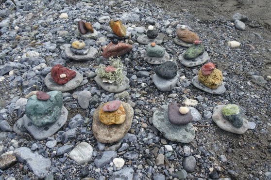 Stein um Stein: LandArt an der Thur