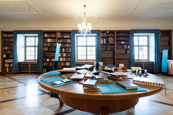 Öffentliche Führung in der Eisenbibliothek