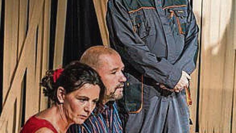 Eine rasante, fast absurde Familienkomödie
