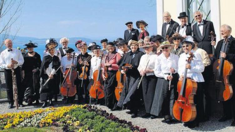 Die Gewänder passen zur Musik