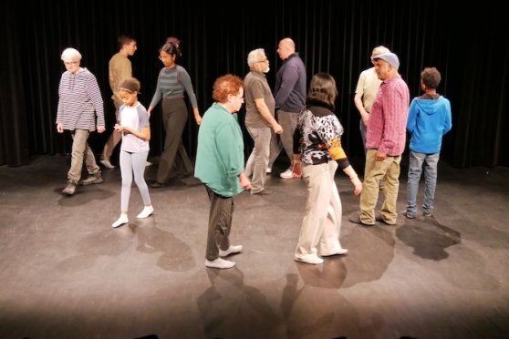 Gemeinsames Theaterspielen und Wandern eröffnen neue Perspektiven
